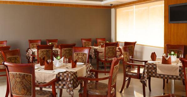 Hotel Gopalapuram International Поллачи Экстерьер фото
