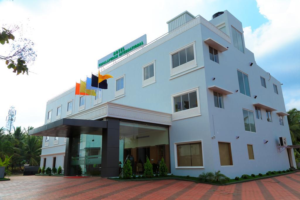 Hotel Gopalapuram International Поллачи Экстерьер фото