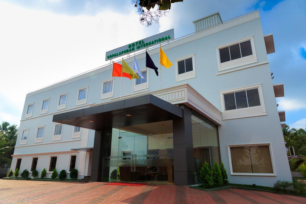 Hotel Gopalapuram International Поллачи Экстерьер фото
