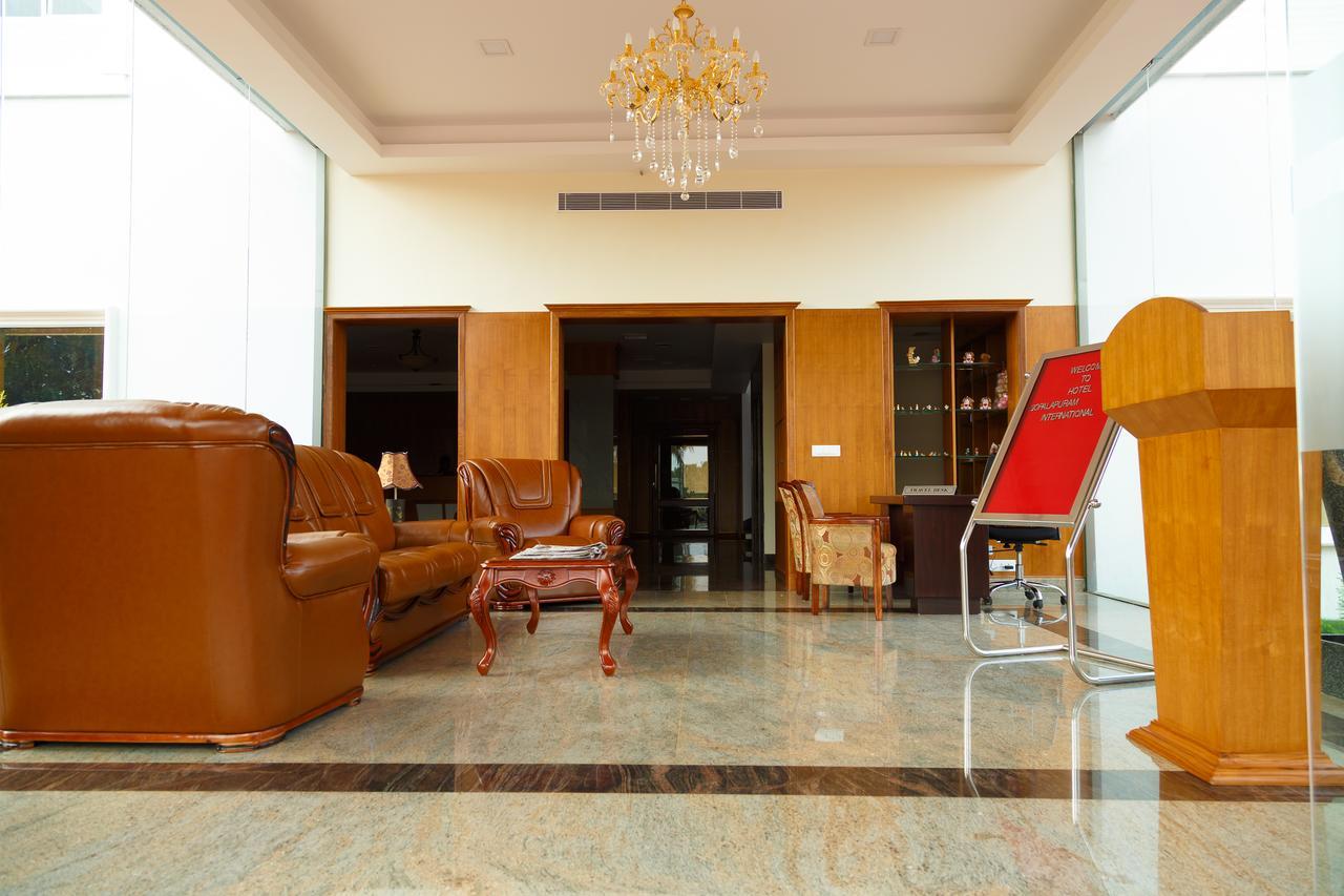 Hotel Gopalapuram International Поллачи Экстерьер фото